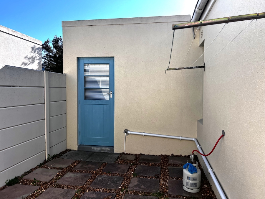To Let 2 Bedroom Property for Rent in Sunningdale Western Cape